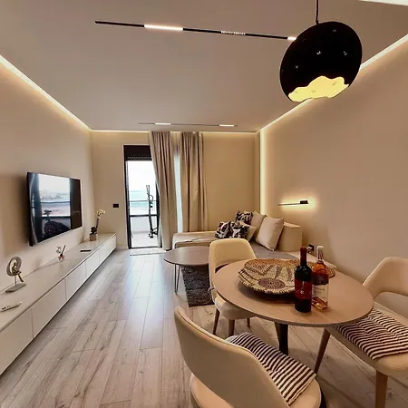 Adore Luxury *
